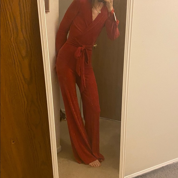 Gibiu USA NWT red with silver threads tie waist jumpsuit - Picture 3 of 12